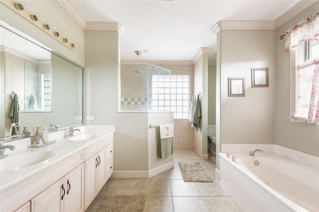 For Sale: $589,987 (4 beds, 3 baths, 2749 Square Feet)