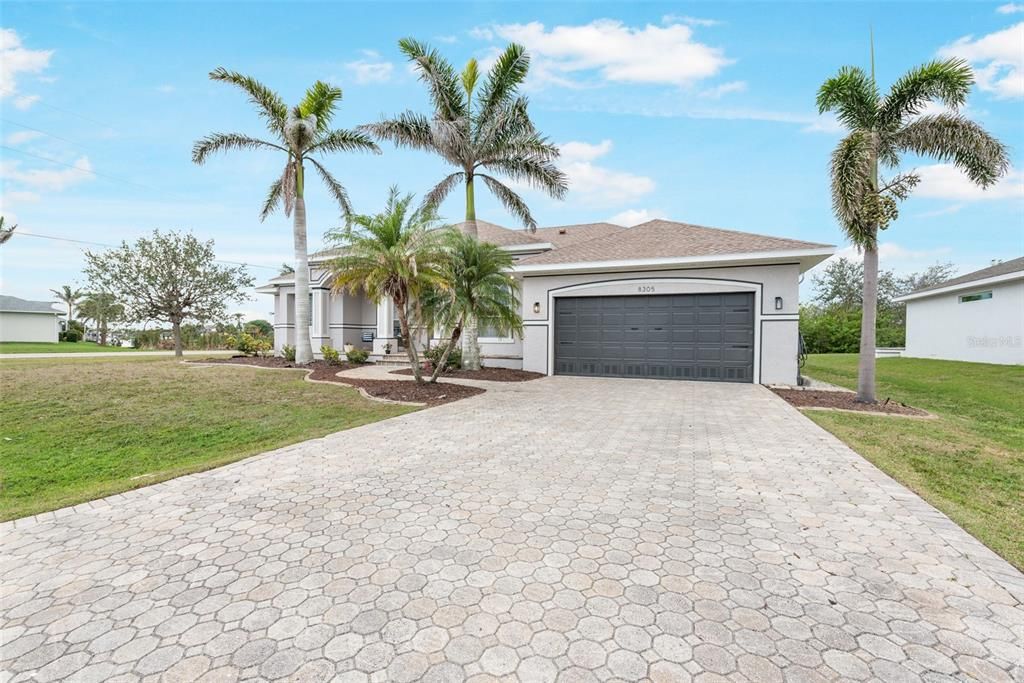 For Sale: $589,987 (4 beds, 3 baths, 2749 Square Feet)