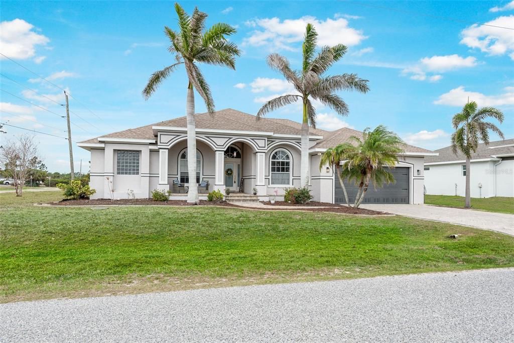 For Sale: $589,987 (4 beds, 3 baths, 2749 Square Feet)