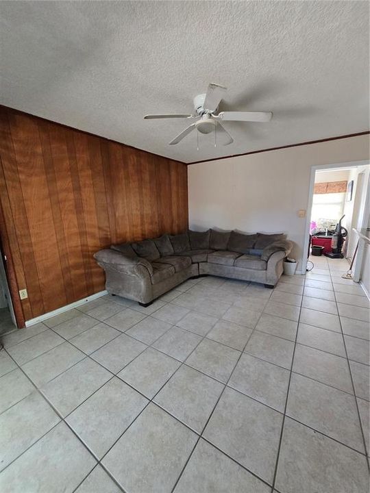 Active With Contract: $285,000 (4 beds, 3 baths, 2614 Square Feet)