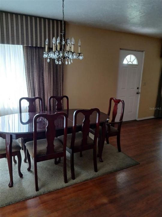 Active With Contract: $285,000 (4 beds, 3 baths, 2614 Square Feet)