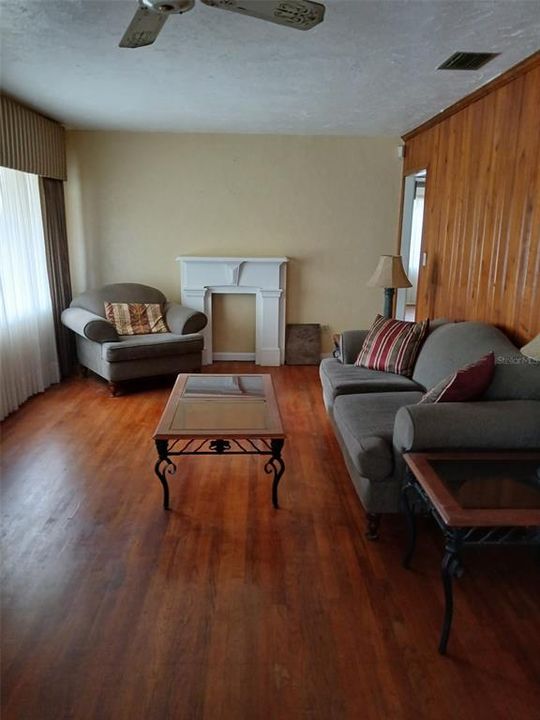 Active With Contract: $285,000 (4 beds, 3 baths, 2614 Square Feet)