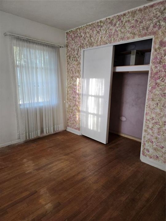 Active With Contract: $285,000 (4 beds, 3 baths, 2614 Square Feet)