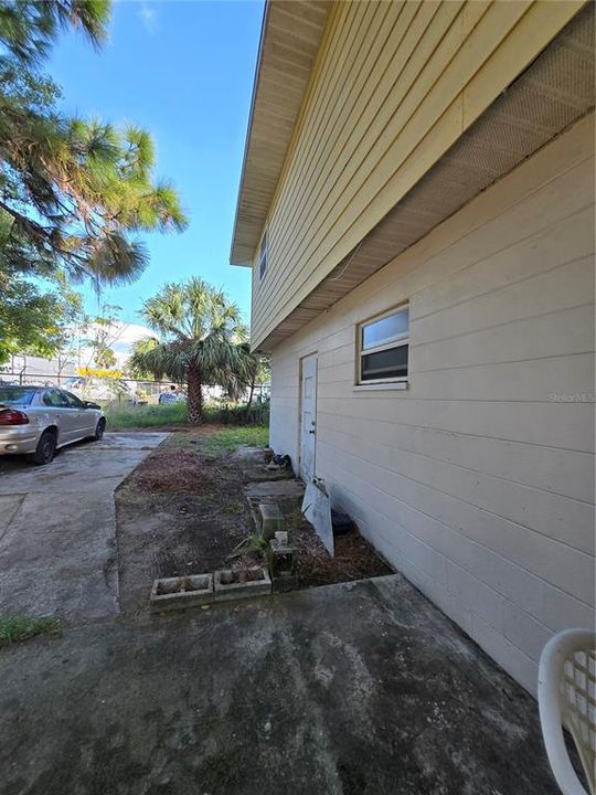 Active With Contract: $285,000 (4 beds, 3 baths, 2614 Square Feet)