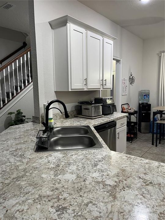 На продажу: $445,000 (5 спален, 3 ванн, 2732 Квадратных фут)