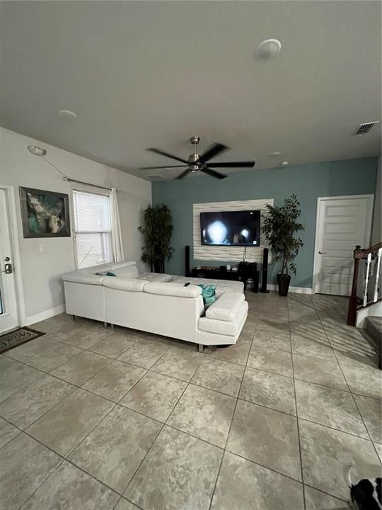 На продажу: $445,000 (5 спален, 3 ванн, 2732 Квадратных фут)