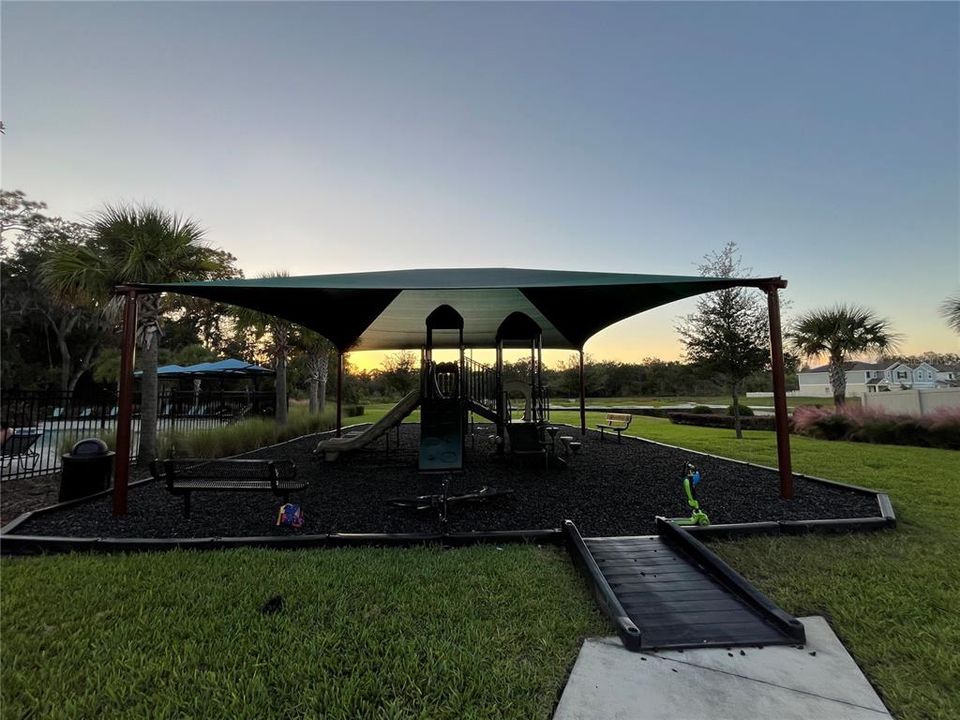 На продажу: $445,000 (5 спален, 3 ванн, 2732 Квадратных фут)