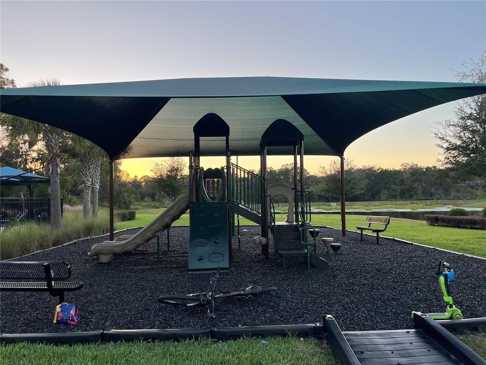 На продажу: $445,000 (5 спален, 3 ванн, 2732 Квадратных фут)