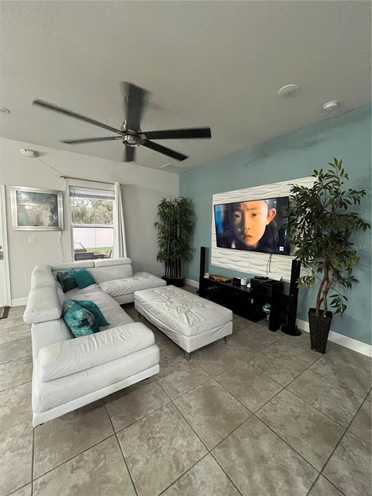 На продажу: $445,000 (5 спален, 3 ванн, 2732 Квадратных фут)