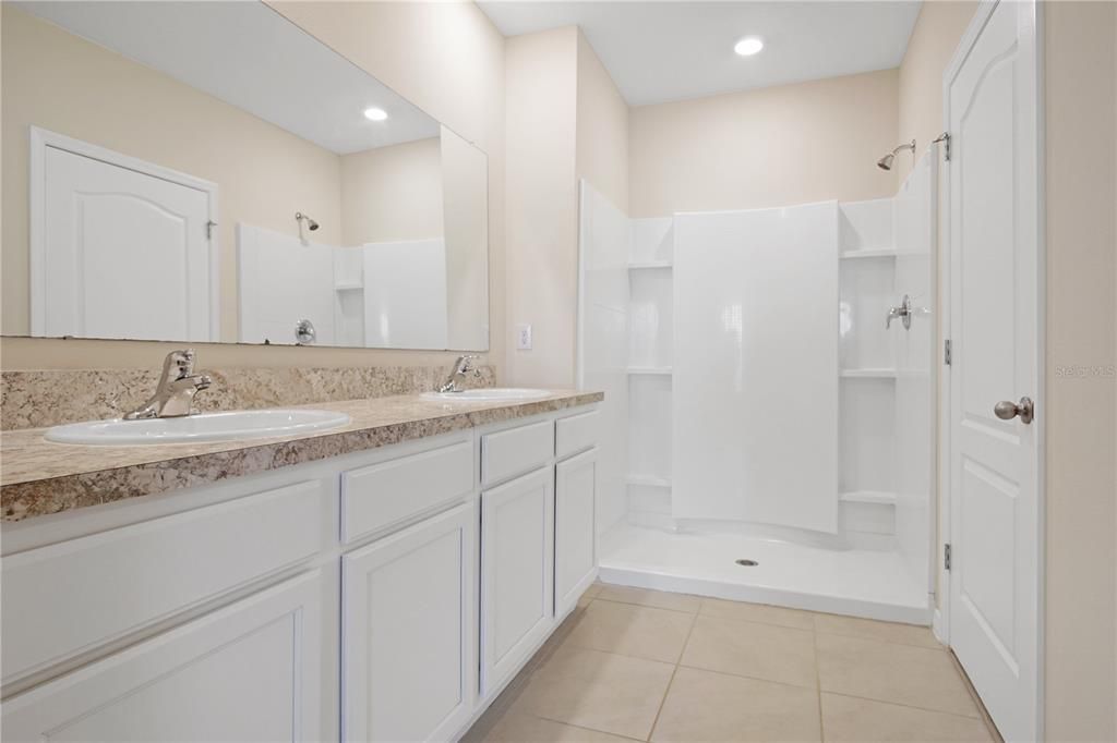 For Rent: $1,850 (3 beds, 2 baths, 1625 Square Feet)