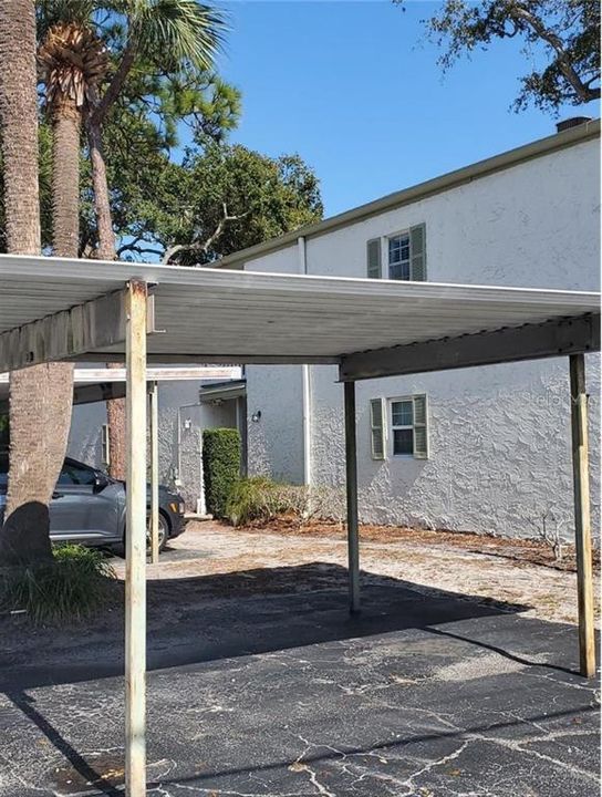 For Sale: $178,000 (2 beds, 1 baths, 632 Square Feet)