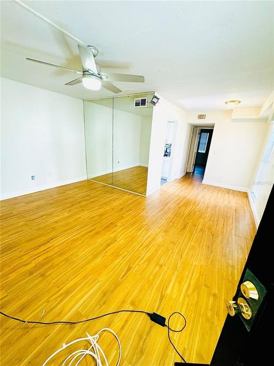 For Sale: $178,000 (2 beds, 1 baths, 632 Square Feet)