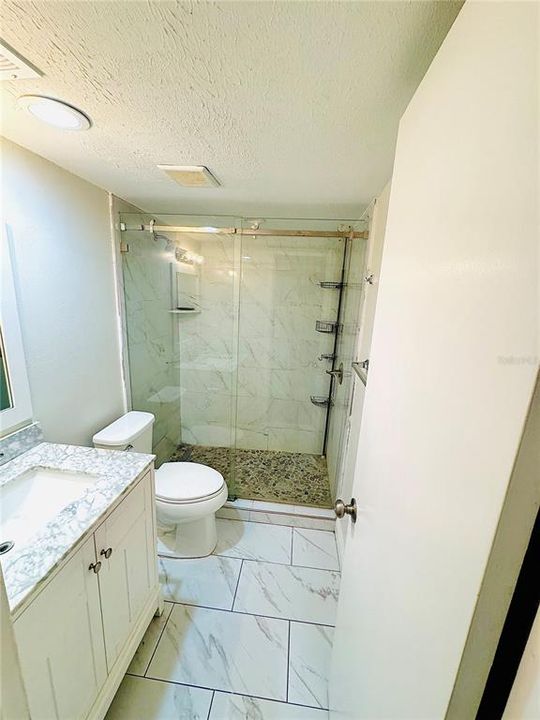 For Sale: $178,000 (2 beds, 1 baths, 632 Square Feet)