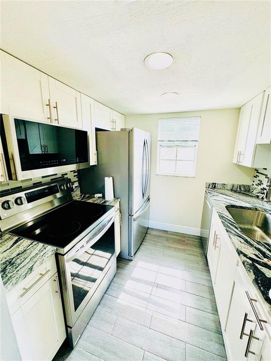 For Sale: $178,000 (2 beds, 1 baths, 632 Square Feet)