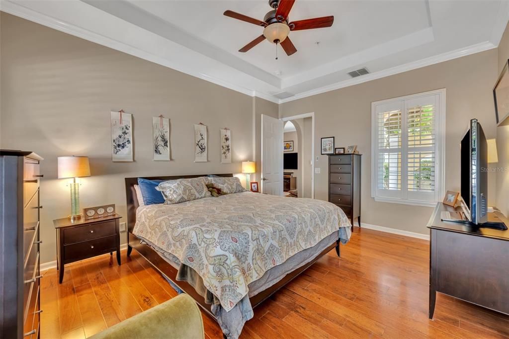 合同活跃: $995,000 (3 贝兹, 2 浴室, 2486 平方英尺)