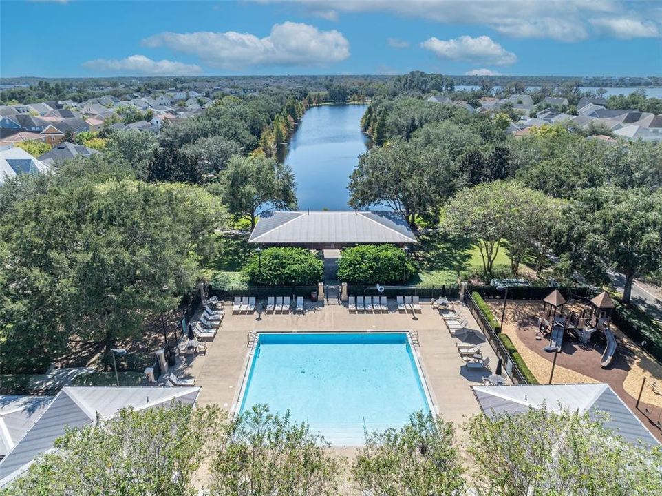 合同活跃: $995,000 (3 贝兹, 2 浴室, 2486 平方英尺)