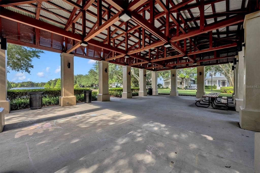 合同活跃: $995,000 (3 贝兹, 2 浴室, 2486 平方英尺)