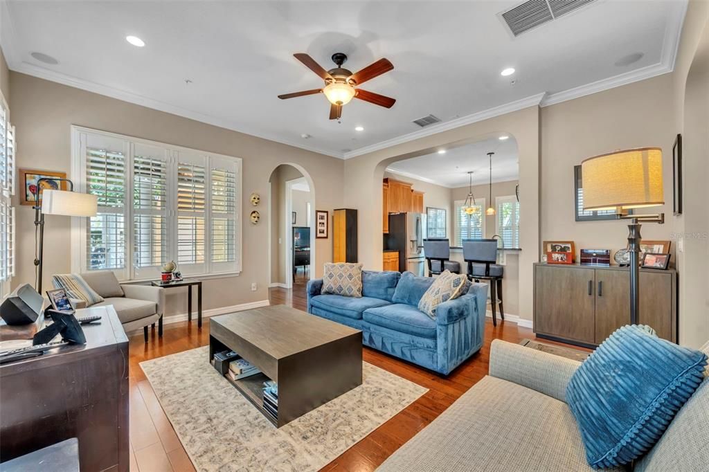 合同活跃: $995,000 (3 贝兹, 2 浴室, 2486 平方英尺)