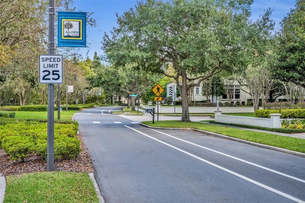 合同活跃: $995,000 (3 贝兹, 2 浴室, 2486 平方英尺)