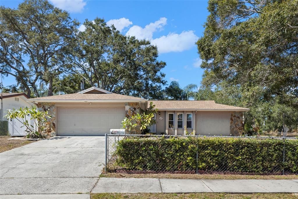 Active With Contract: $380,000 (3 beds, 2 baths, 1537 Square Feet)