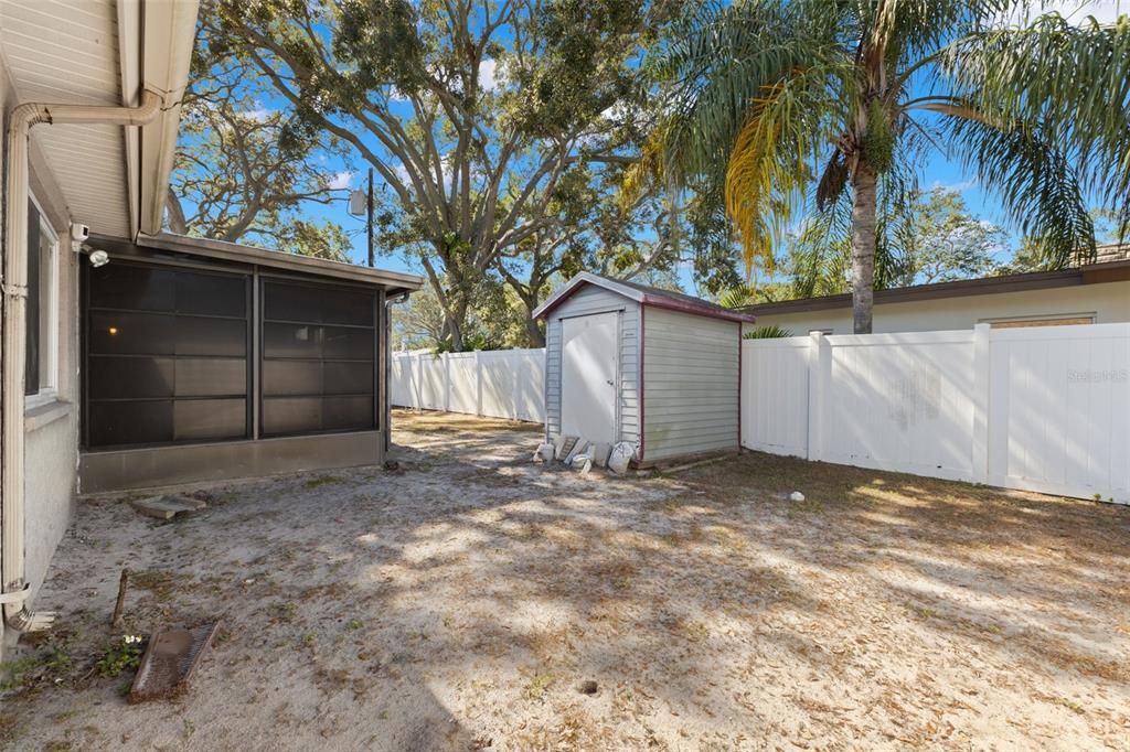 Active With Contract: $380,000 (3 beds, 2 baths, 1537 Square Feet)