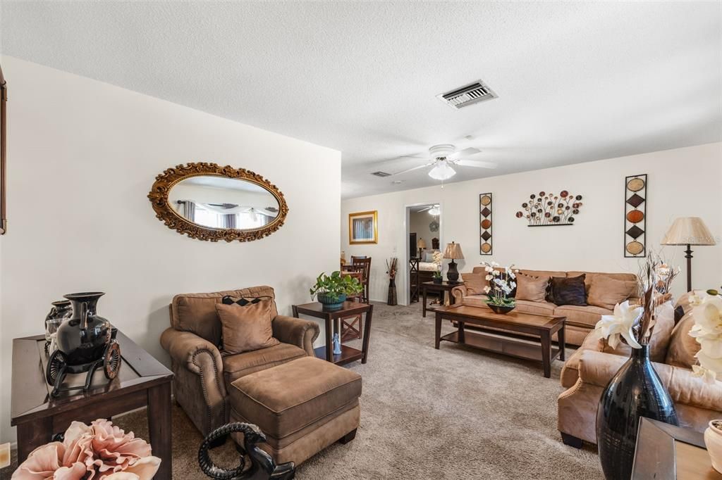 Active With Contract: $380,000 (3 beds, 2 baths, 1537 Square Feet)