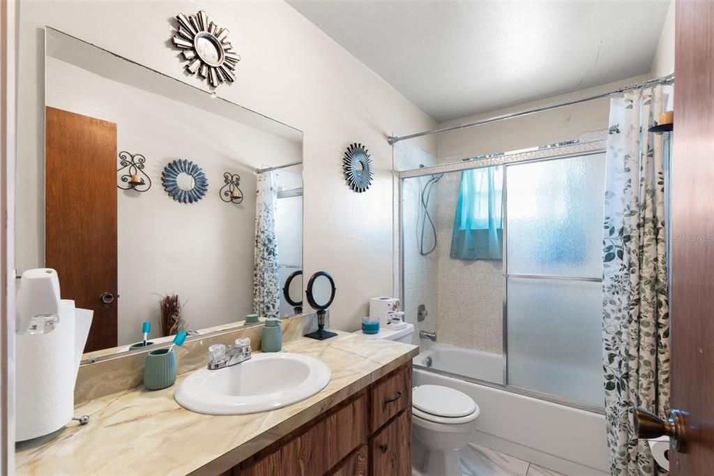 Active With Contract: $380,000 (3 beds, 2 baths, 1537 Square Feet)