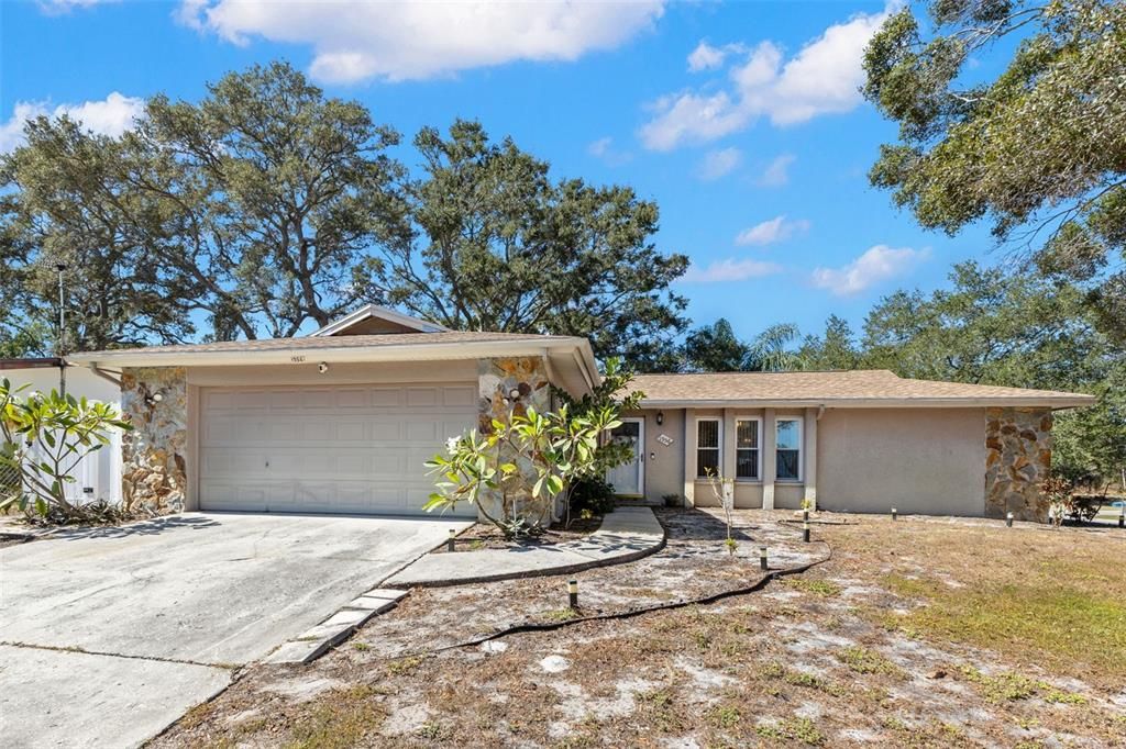 Active With Contract: $380,000 (3 beds, 2 baths, 1537 Square Feet)