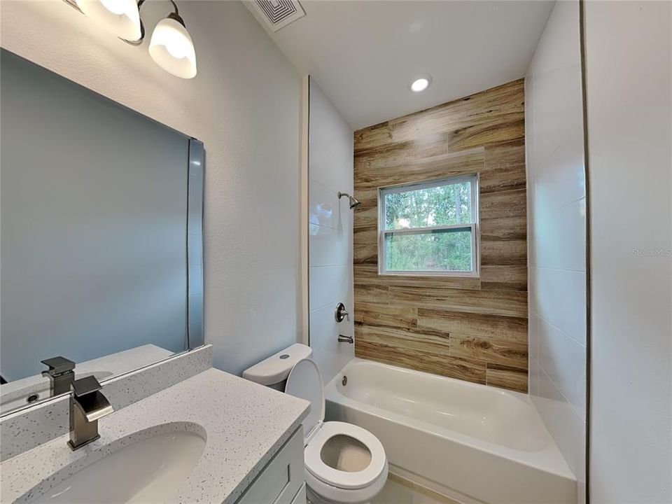 For Rent: $1,695 (4 beds, 2 baths, 1551 Square Feet)