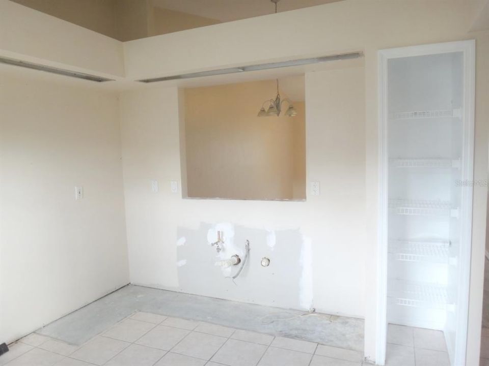 На продажу: $265,000 (3 спален, 2 ванн, 1163 Квадратных фут)