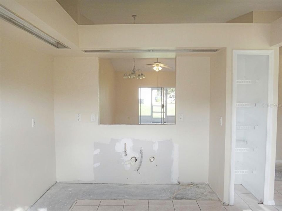 На продажу: $265,000 (3 спален, 2 ванн, 1163 Квадратных фут)