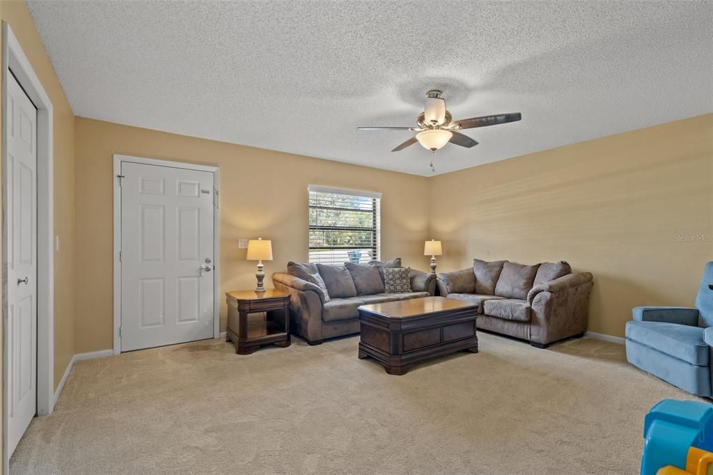 待售: $249,900 (2 贝兹, 2 浴室, 1144 平方英尺)