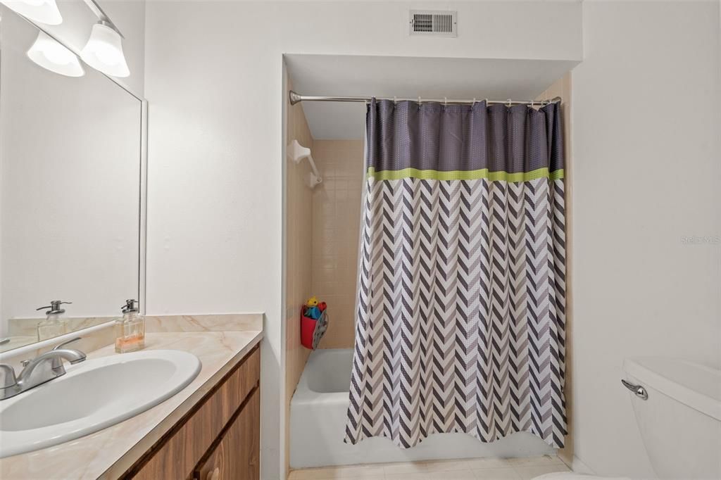 待售: $249,900 (2 贝兹, 2 浴室, 1144 平方英尺)