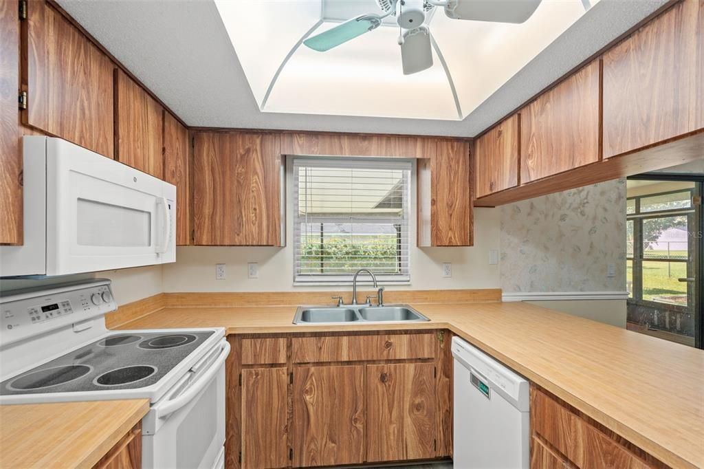 待售: $249,900 (2 贝兹, 2 浴室, 1144 平方英尺)