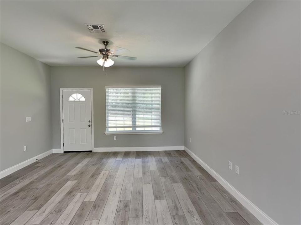 В аренду: $1,695 (4 спален, 2 ванн, 1551 Квадратных фут)