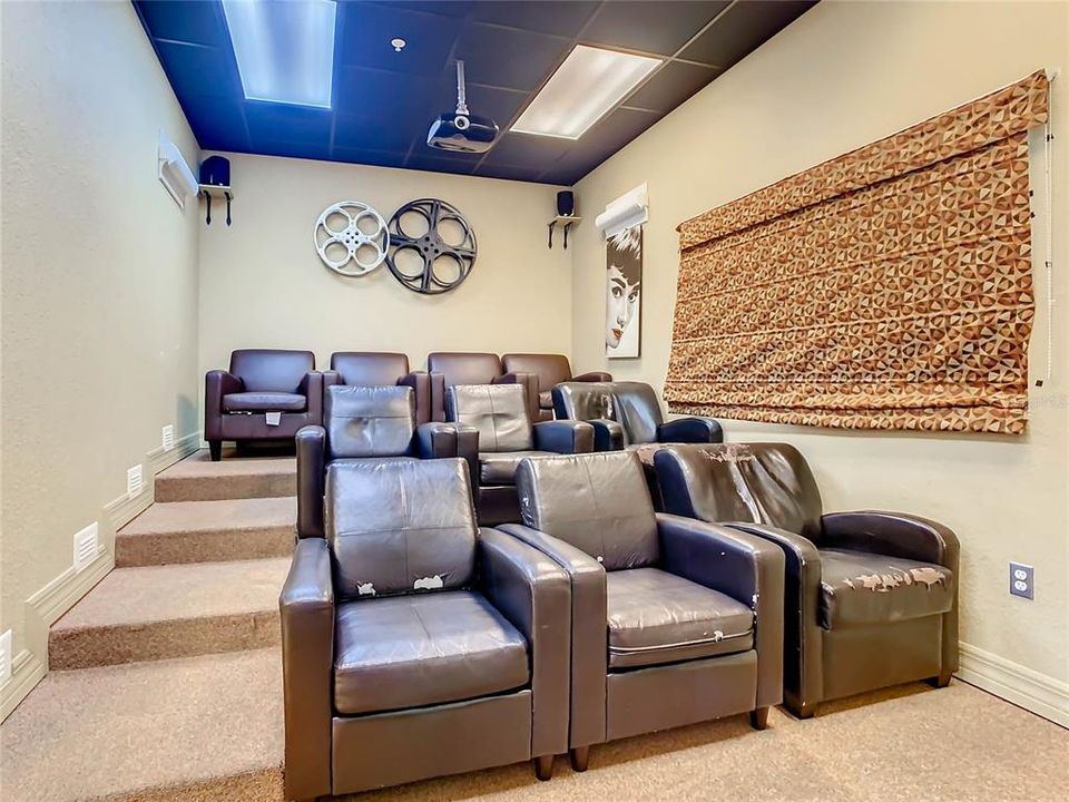 For Sale: $430,000 (3 beds, 2 baths, 1600 Square Feet)