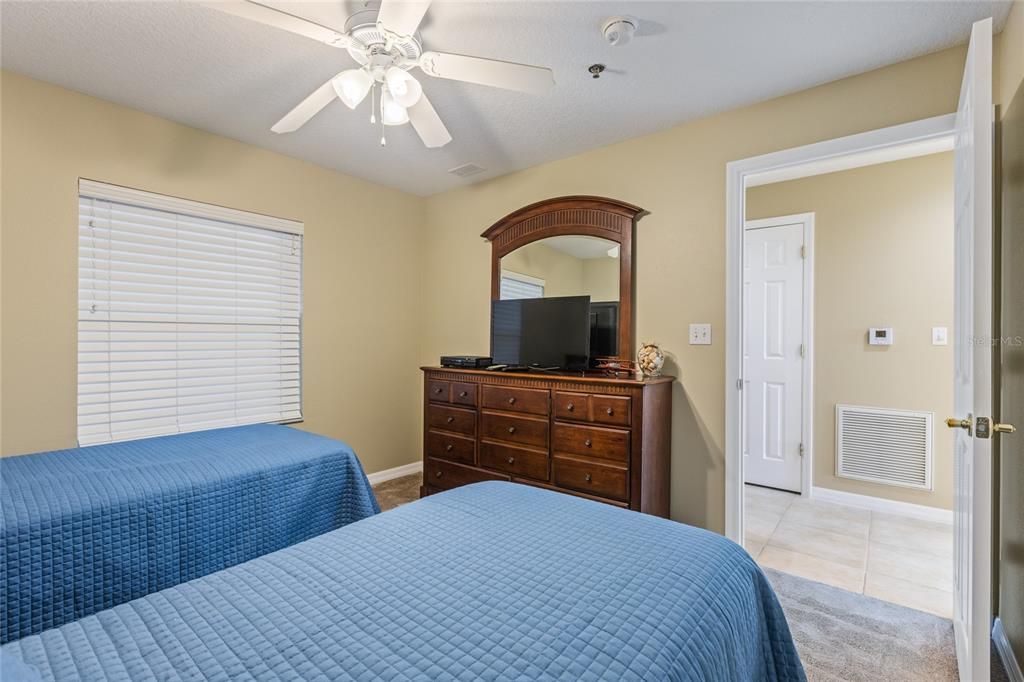 For Sale: $430,000 (3 beds, 2 baths, 1600 Square Feet)