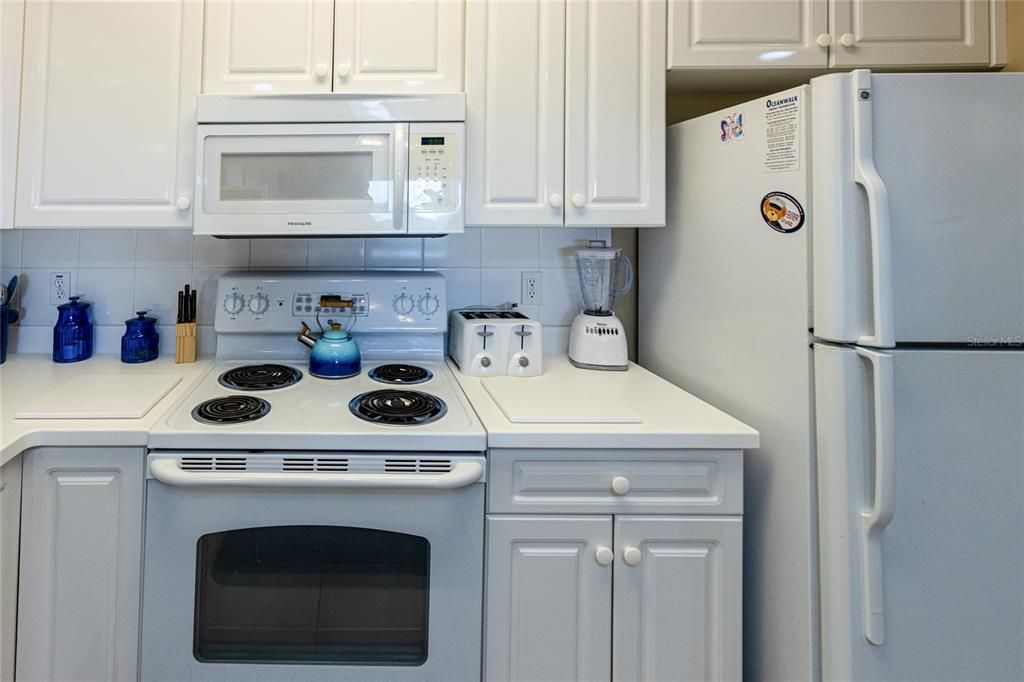 For Sale: $430,000 (3 beds, 2 baths, 1600 Square Feet)