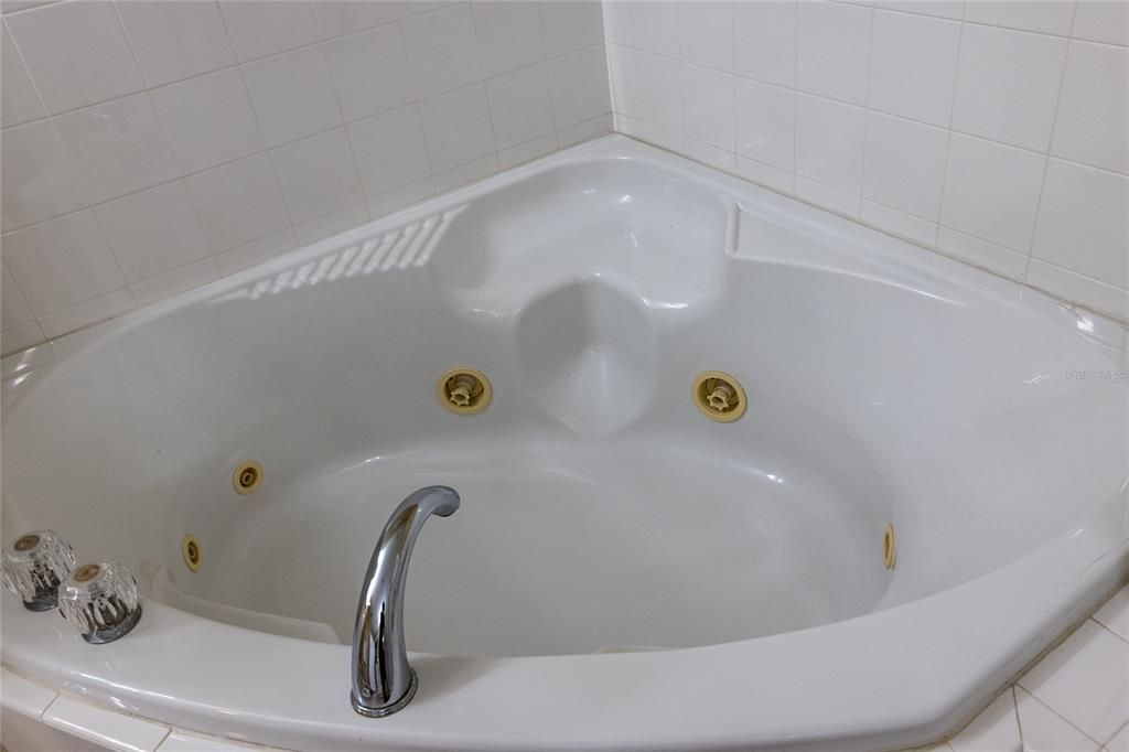 For Sale: $430,000 (3 beds, 2 baths, 1600 Square Feet)