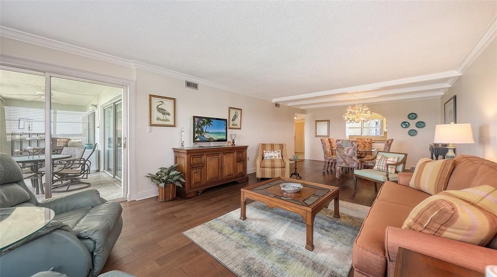 En Venta: $725,000 (2 camas, 2 baños, 1380 Pies cuadrados)