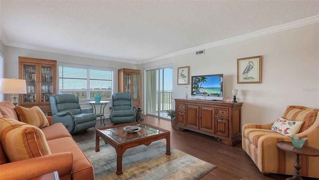 En Venta: $725,000 (2 camas, 2 baños, 1380 Pies cuadrados)