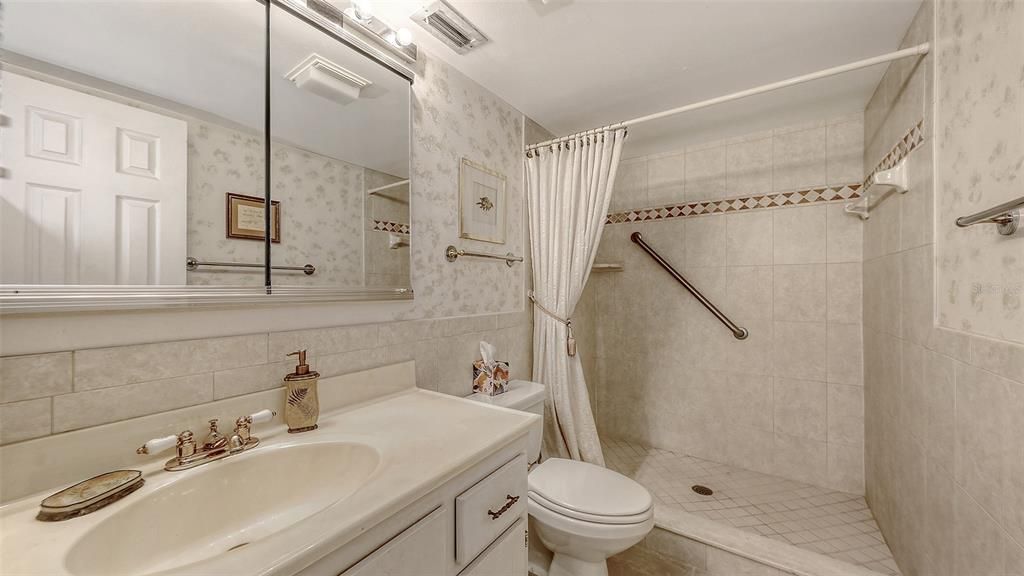 En Venta: $725,000 (2 camas, 2 baños, 1380 Pies cuadrados)