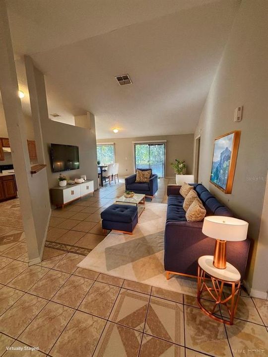 For Rent: $1,850 (3 beds, 2 baths, 1940 Square Feet)