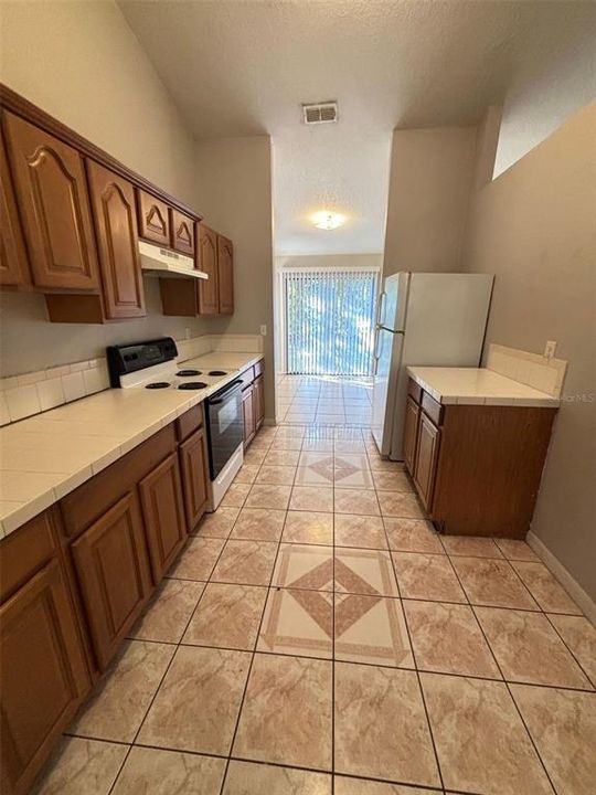 For Rent: $1,850 (3 beds, 2 baths, 1940 Square Feet)