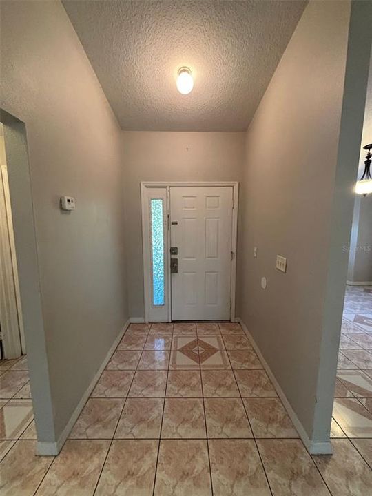 For Rent: $1,850 (3 beds, 2 baths, 1940 Square Feet)