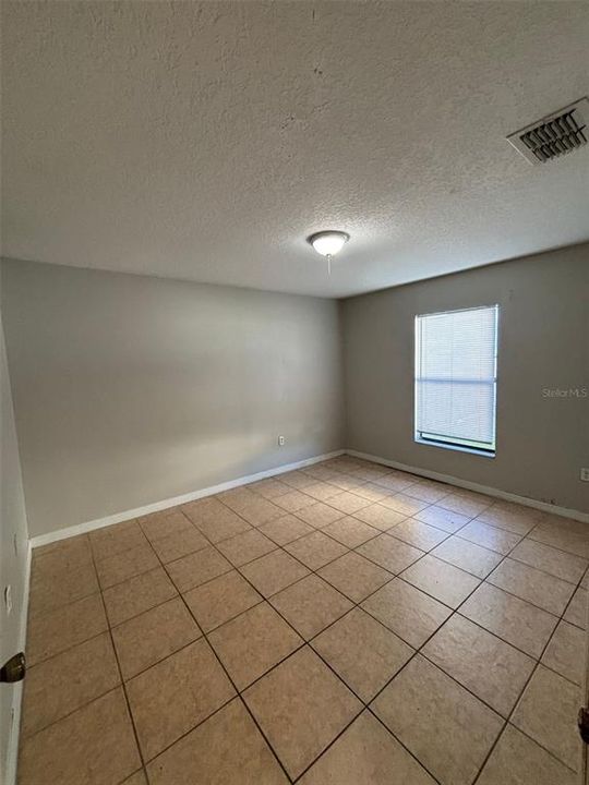 For Rent: $1,850 (3 beds, 2 baths, 1940 Square Feet)
