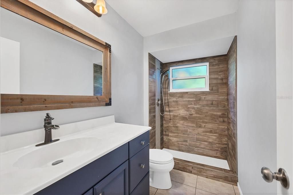 待售: $180,000 (2 贝兹, 2 浴室, 966 平方英尺)