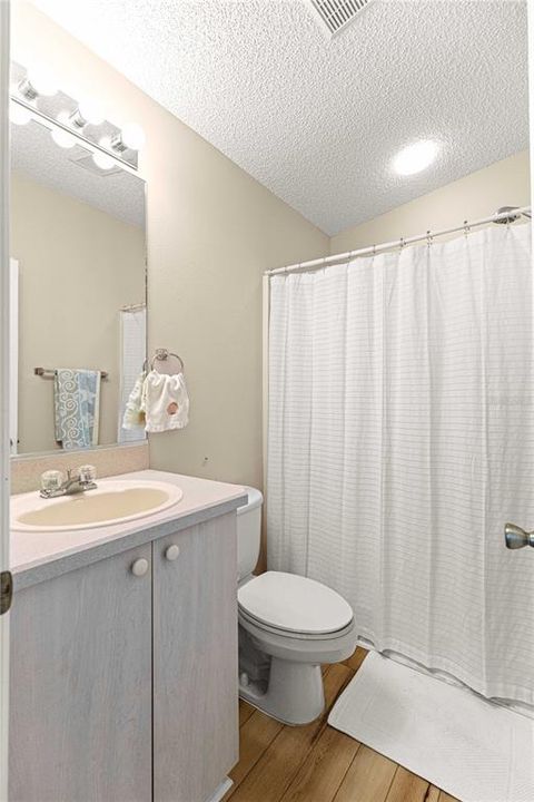 На продажу: $235,000 (2 спален, 2 ванн, 1156 Квадратных фут)