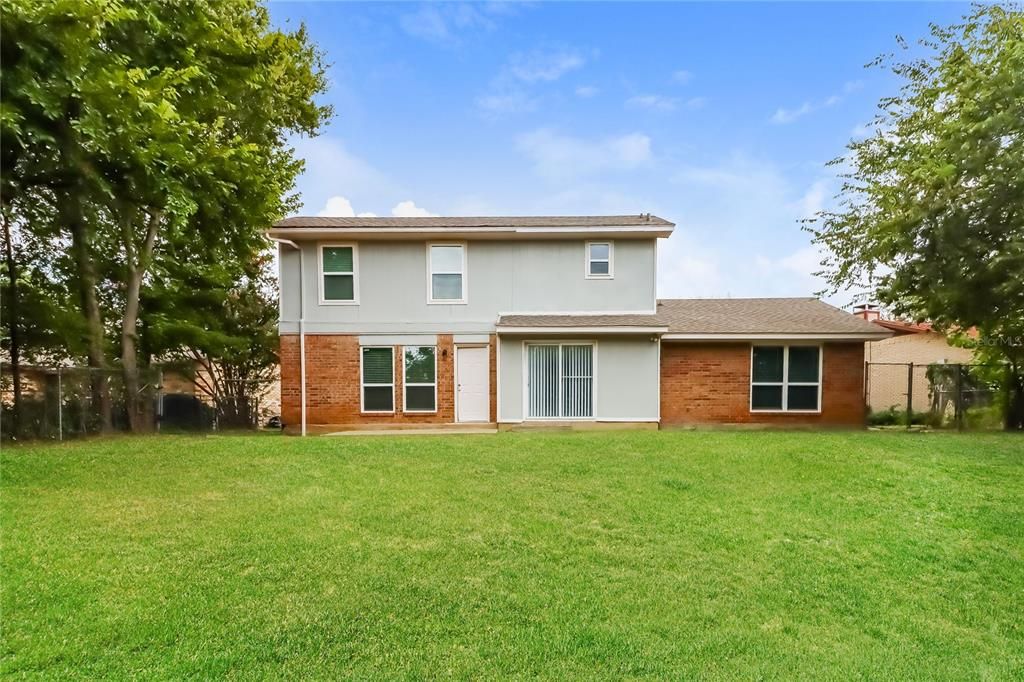 For Rent: $2,645 (4 beds, 3 baths, 3184 Square Feet)