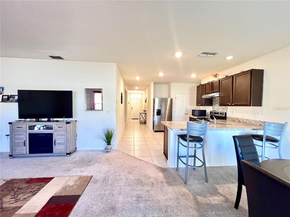 For Sale: $285,000 (3 beds, 2 baths, 1426 Square Feet)